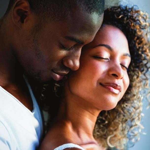Die 15 größten Geheimnisse, die Männer vor den Frauen haben, die sie lieben (und warum)