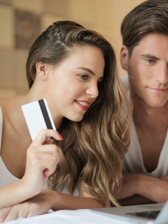 4 Gründe, warum kluge Frauen anbieten, die Rechnung bei einem Date zu bezahlen