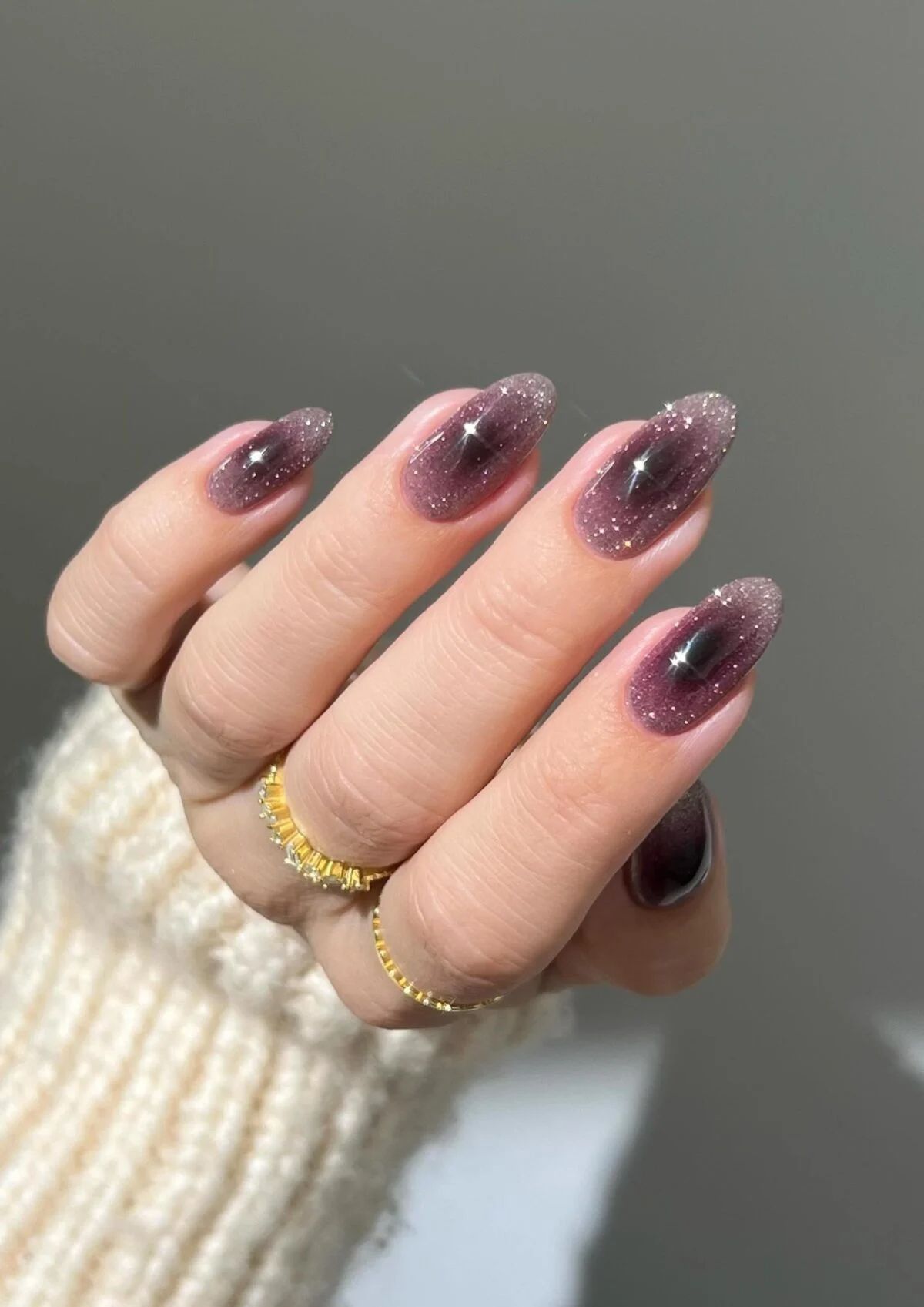 Hübsche Aura-Nageldesigns