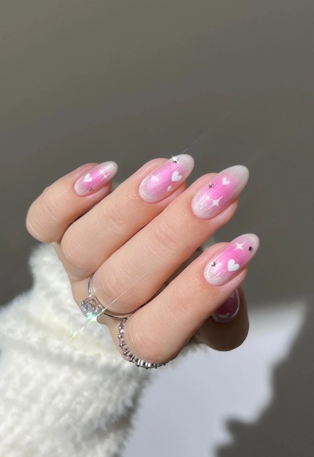 Hübsche Aura-Nageldesigns