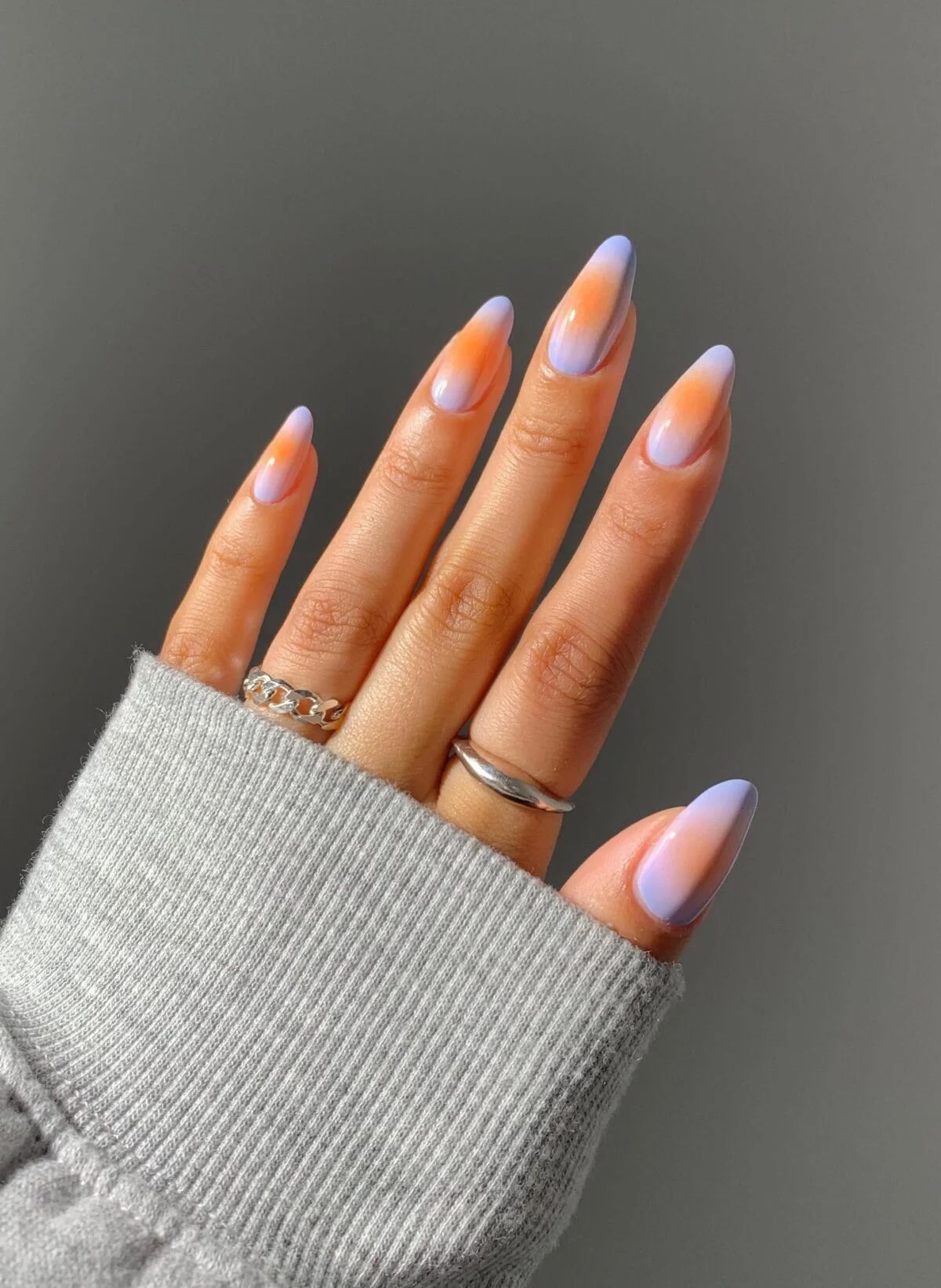 Hübsche Aura-Nageldesigns