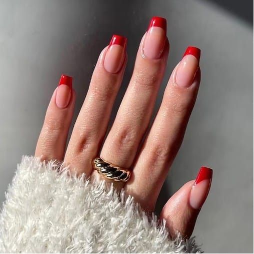 Quadratische klassisch rote French Nails