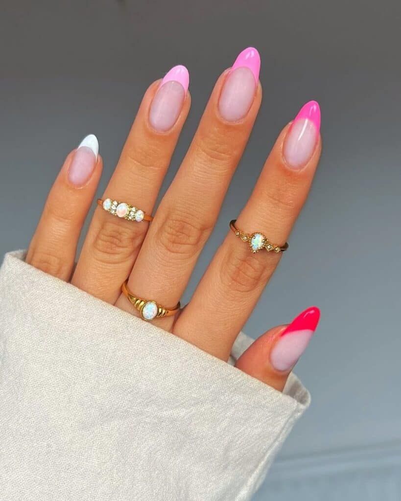 Trendige rosa French Tip Nägel