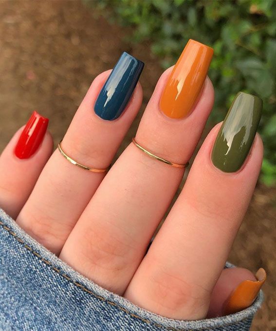 Weitere Ideen für dunkle Herbstnageldesigns