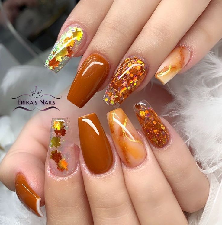 Weitere Ideen für dunkle Herbstnageldesigns