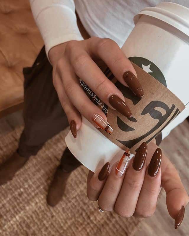 Weitere Ideen für dunkle Herbstnageldesigns