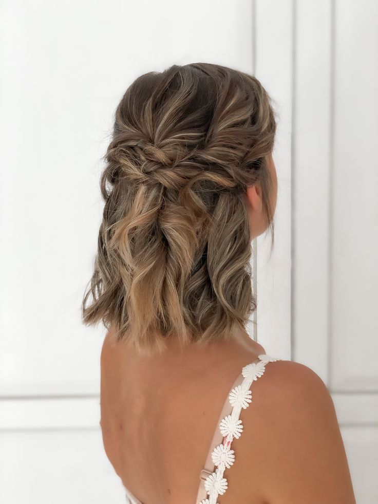 Romantischer geflochtener Half-Updo