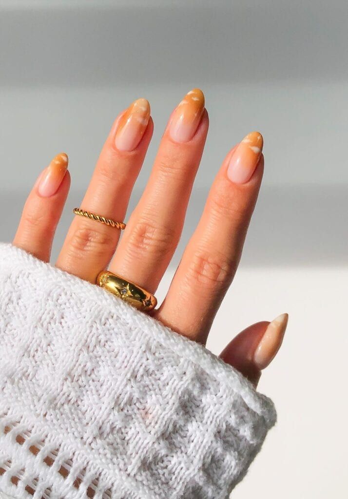 Herbstliche Golden Hour Nails